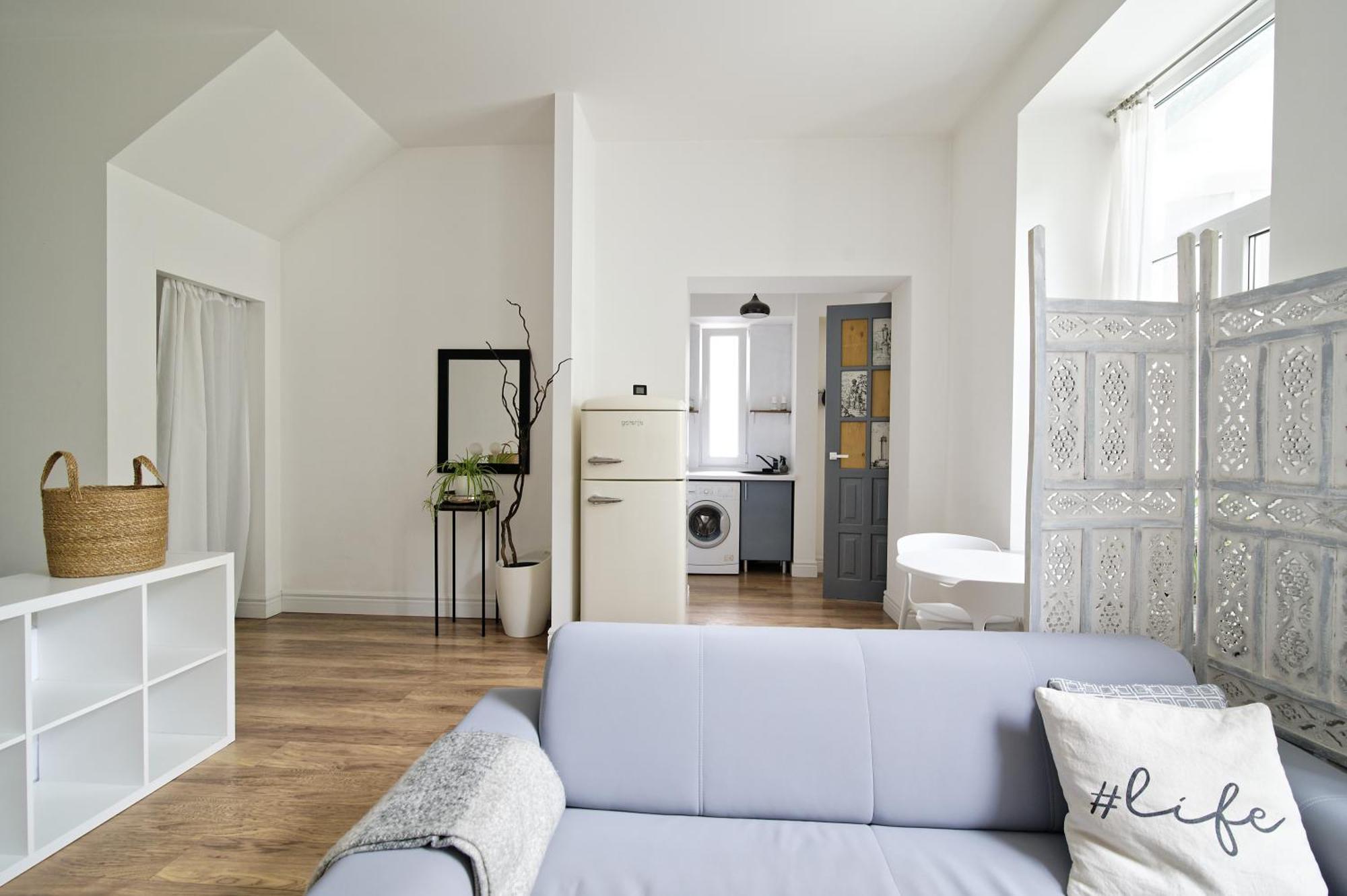 White Door Apartments Heart Of Odessa 1 Екстериор снимка
