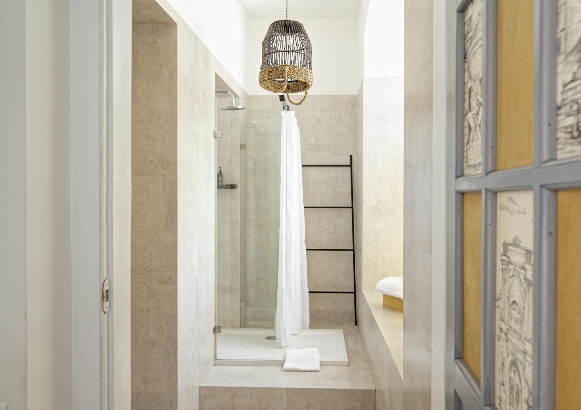 White Door Apartments Heart Of Odessa 1 Екстериор снимка