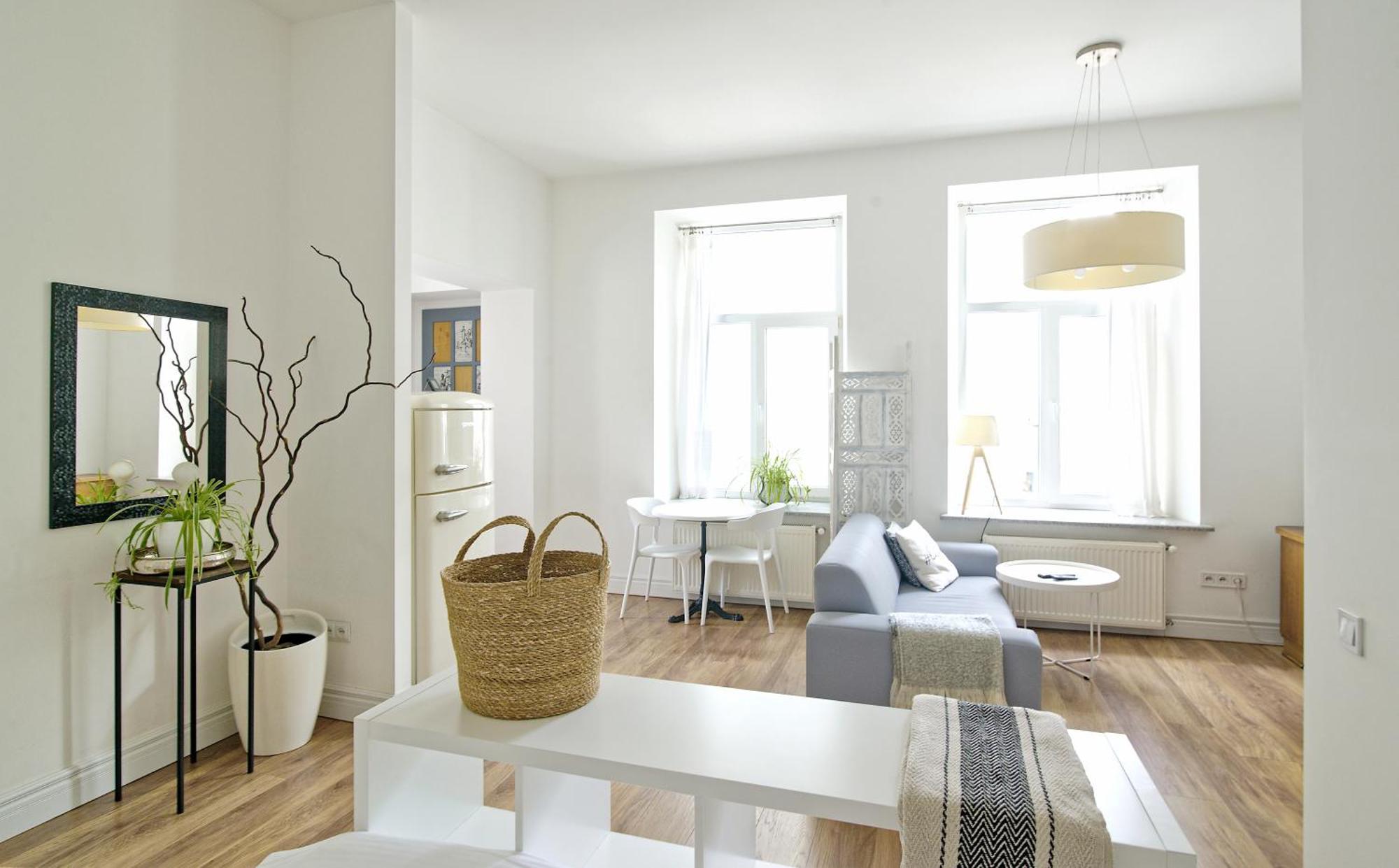 White Door Apartments Heart Of Odessa 1 Екстериор снимка