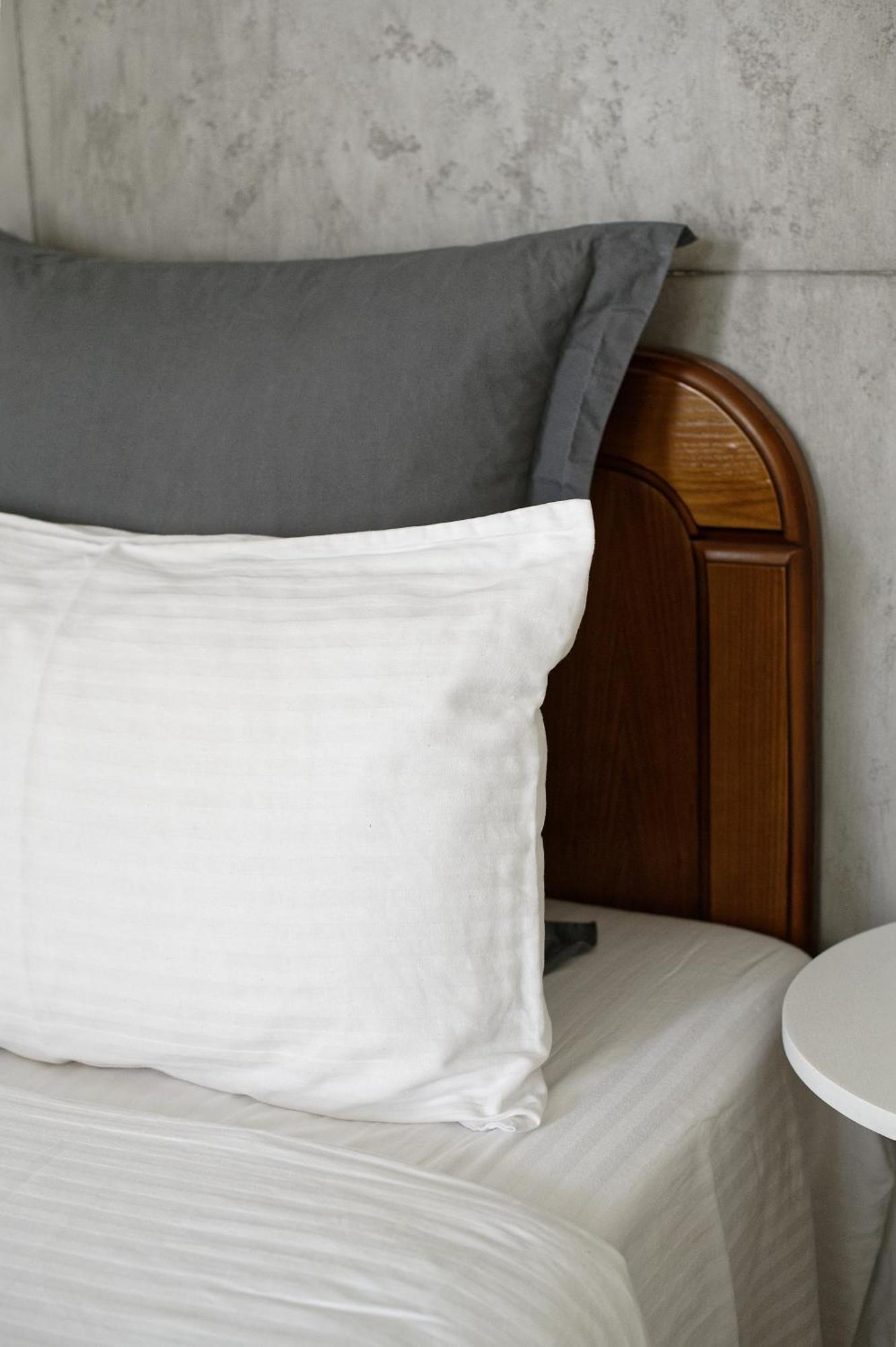 White Door Apartments Heart Of Odessa 1 Екстериор снимка