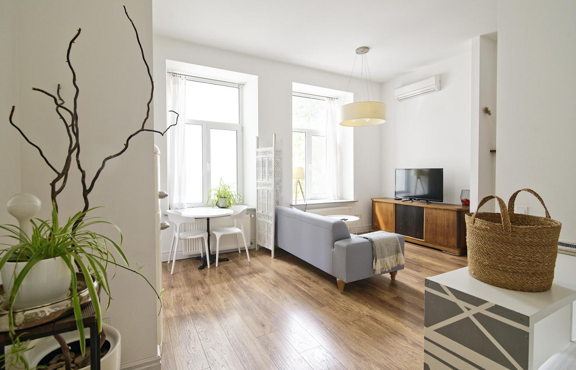 White Door Apartments Heart Of Odessa 1 Екстериор снимка
