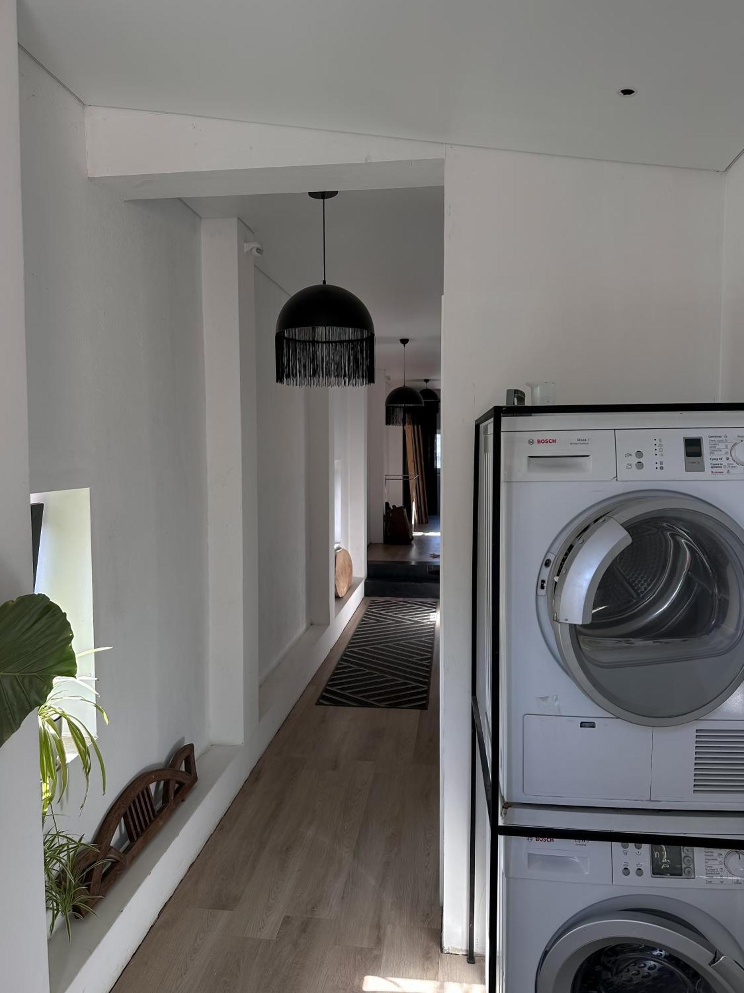 White Door Apartments Heart Of Odessa 1 Екстериор снимка